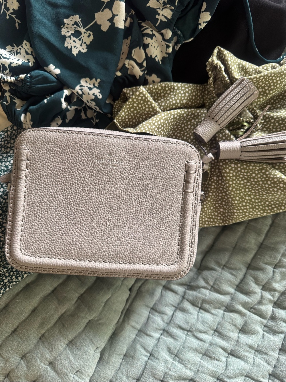 kate spade Pebbled Leather Crossbody Wallet in Light Gray with Tassel
